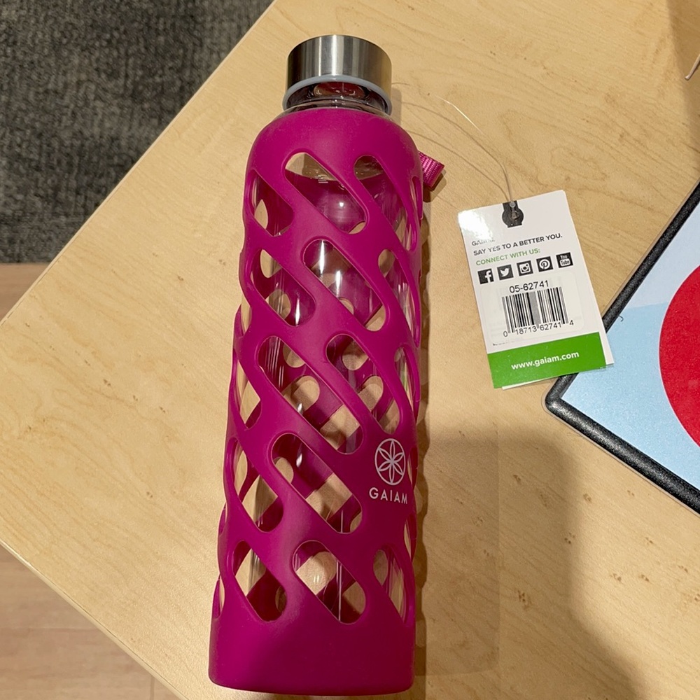 Water bottle easy to carry and easy to clean